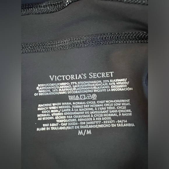 Victoria's Secret Women’s plunge bodysuit Sz Medium Black Lace - Picture 7 of 8